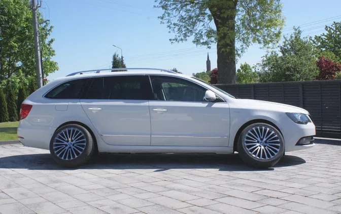 skoda superb Skoda Superb cena 53000 przebieg: 225000, rok produkcji 2015 z Zabłudów